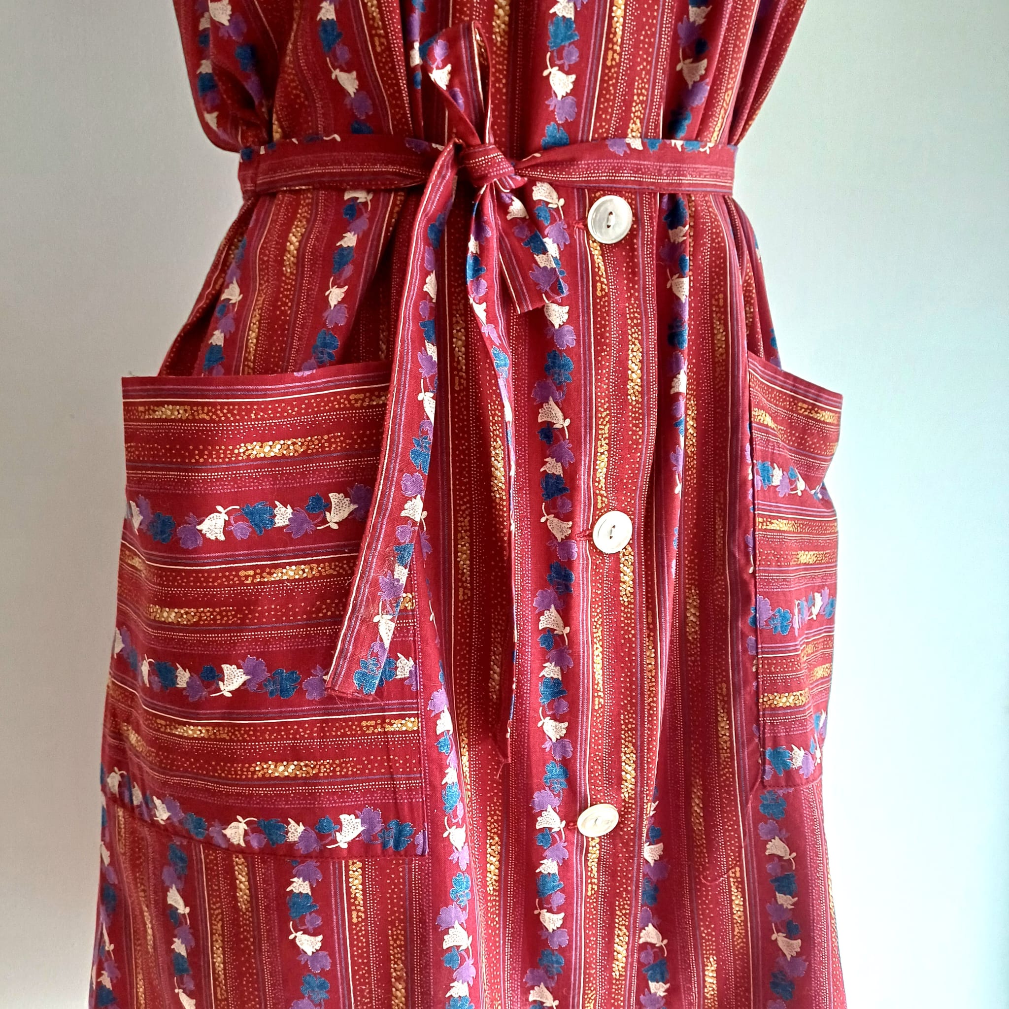 Séléction vintage chez Mirette and co boutique artisanat d'art Saint-Quentin-la-poterie Gard robe tablier provençal